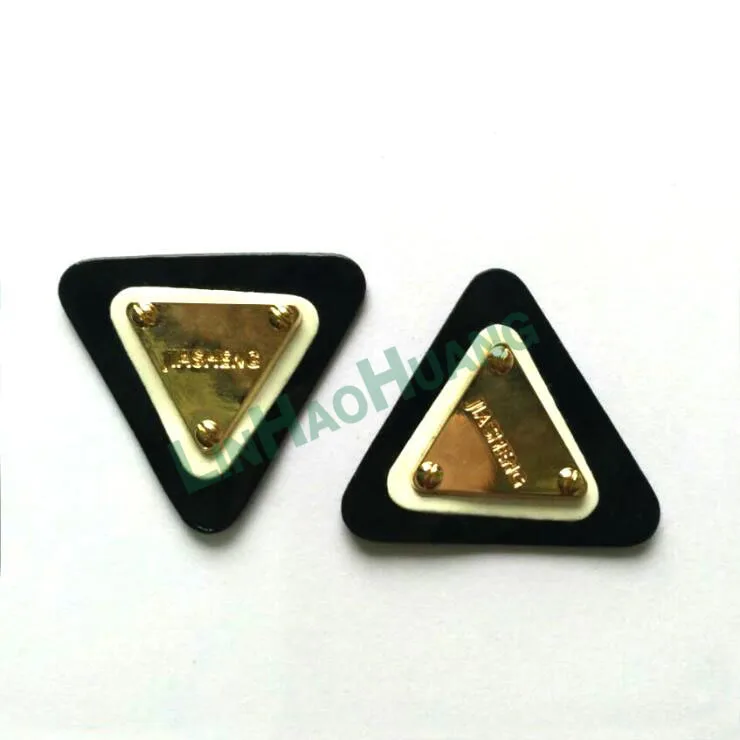 20 шт./лот черные с белым искусственная кожа Пришивные кожаные этикетки Значки из