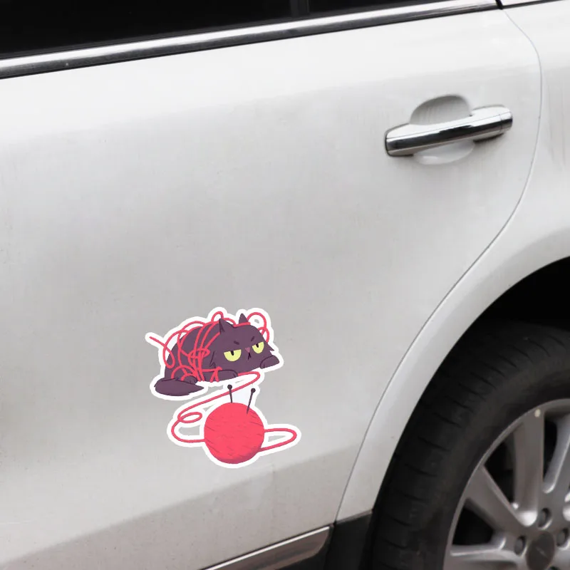 

YJZT 12.7CM*15.2CM Cat Entangled In Wool PVC High Quality Car Sticker 11-01009
