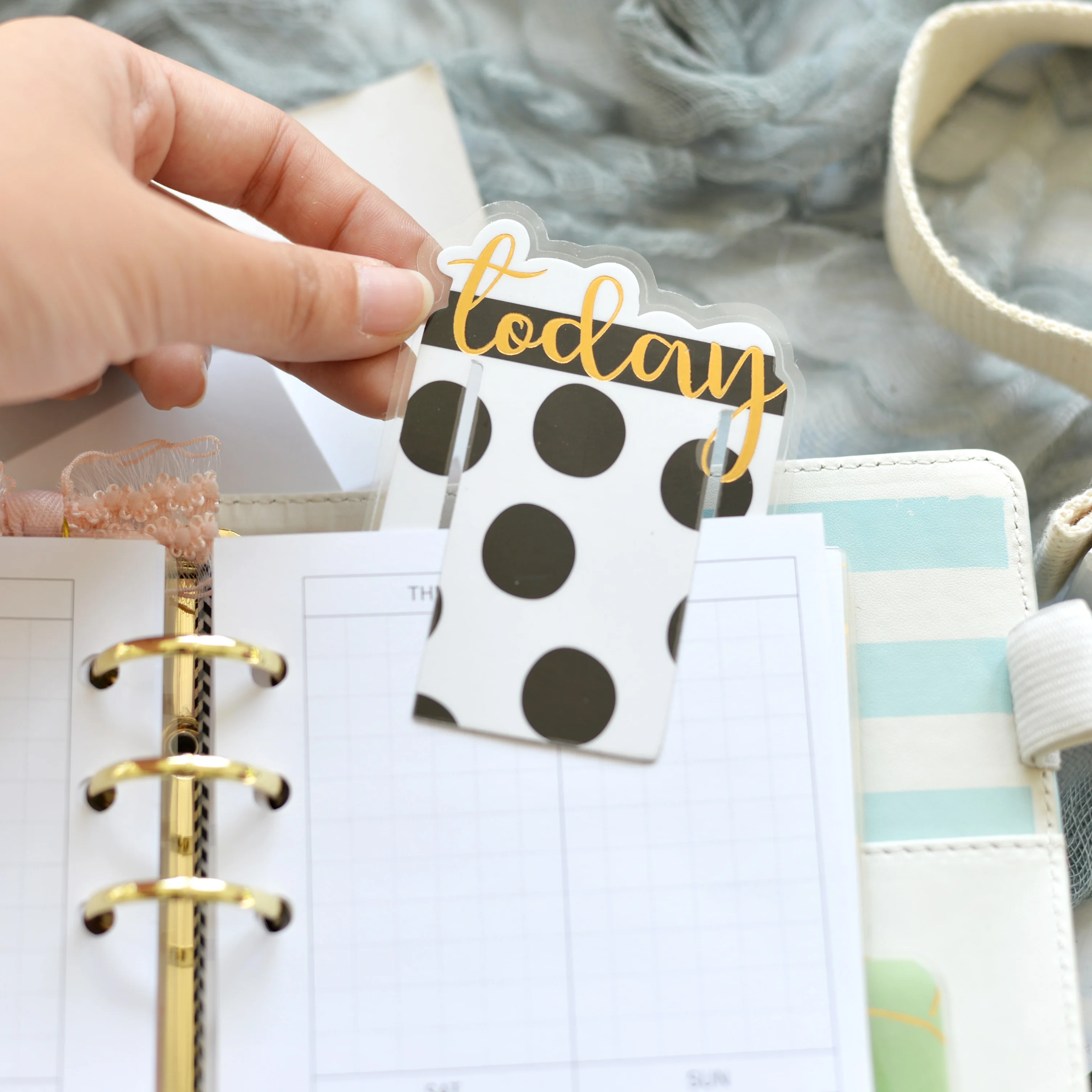 Polka dot Today Lovedoki ПВХ пластиковые покрытые закладки для книг скрепки прозрачный крест закладки индекс закладки Органайзер дневник аксессуары канцелярские принадлежности - Цвет: Polka dot Today
