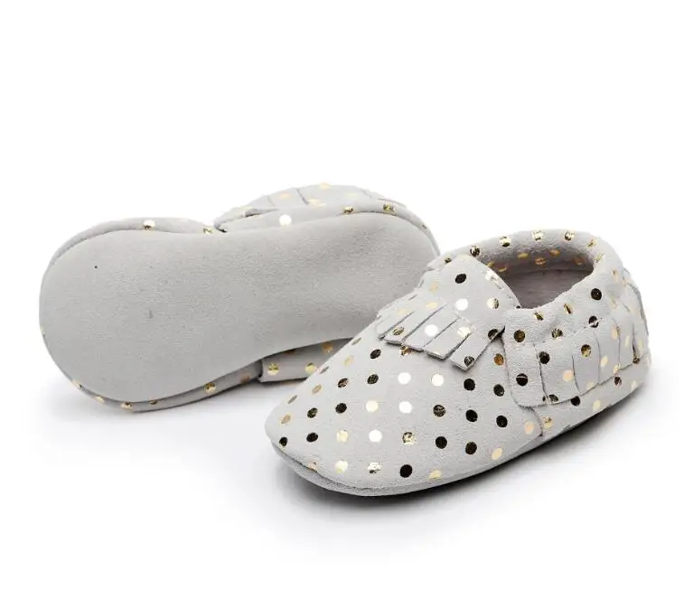 Высококачественная обувь в горошек из натуральной замши для начинающих ходить