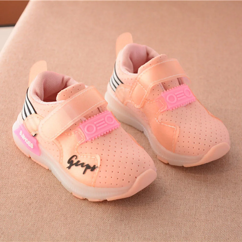 Светящаяся обувь для мальчиков и девочек осенняя спортивная бега детей