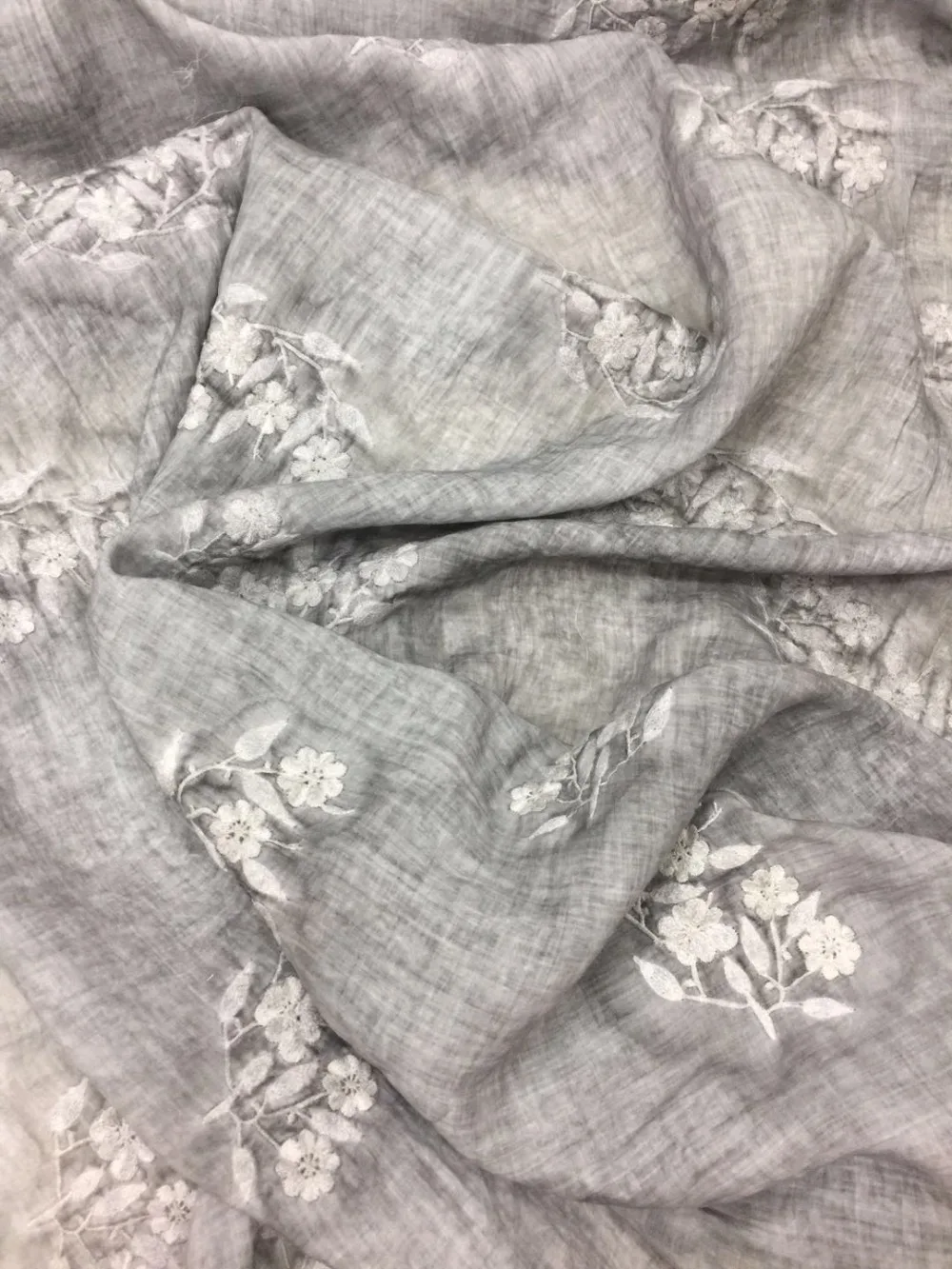 Грязно окрашенная ткань рами летнее тонкое зеленое вышитое платье с вышивкой в