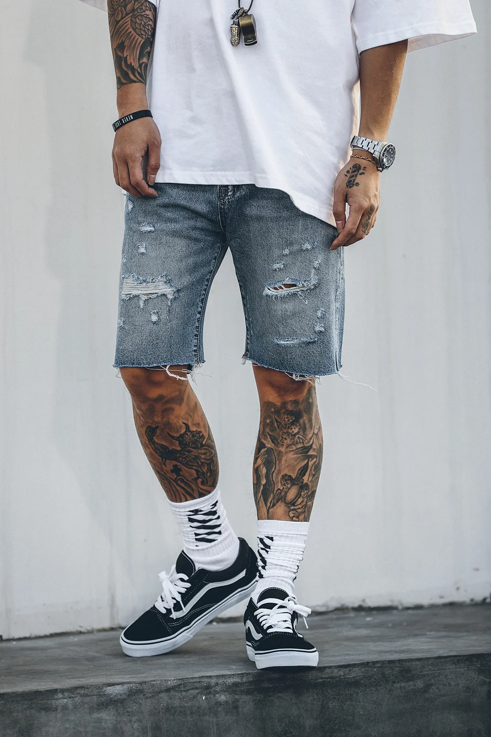 Новый Лидер продаж 2017 г. модные высокие уличные мужские destroyed Denim Шорты мужчины в