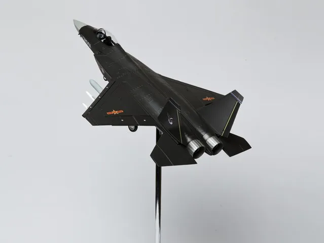 Последний китайский истребитель модель 56 сантиметровой модели J31 Falcon Eagle