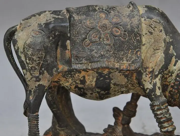 Старая китайская Бронзовая фэншуй животный бык плуг скот скальпер статуя выпаса