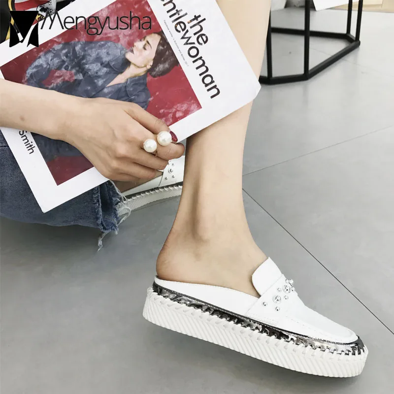 Заклепками обувь на платформе Летние женские шлепанцы плоской подошве Сабо