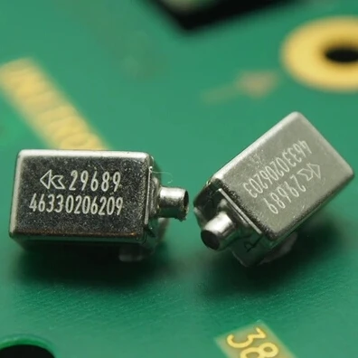 Сбалансированные арматурные наушники с двумя движущимися железными блоками