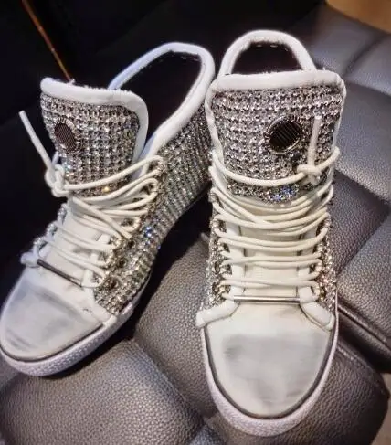 Хит продаж старый Кристалл Украшенные повседневная обувь с круглым носком на