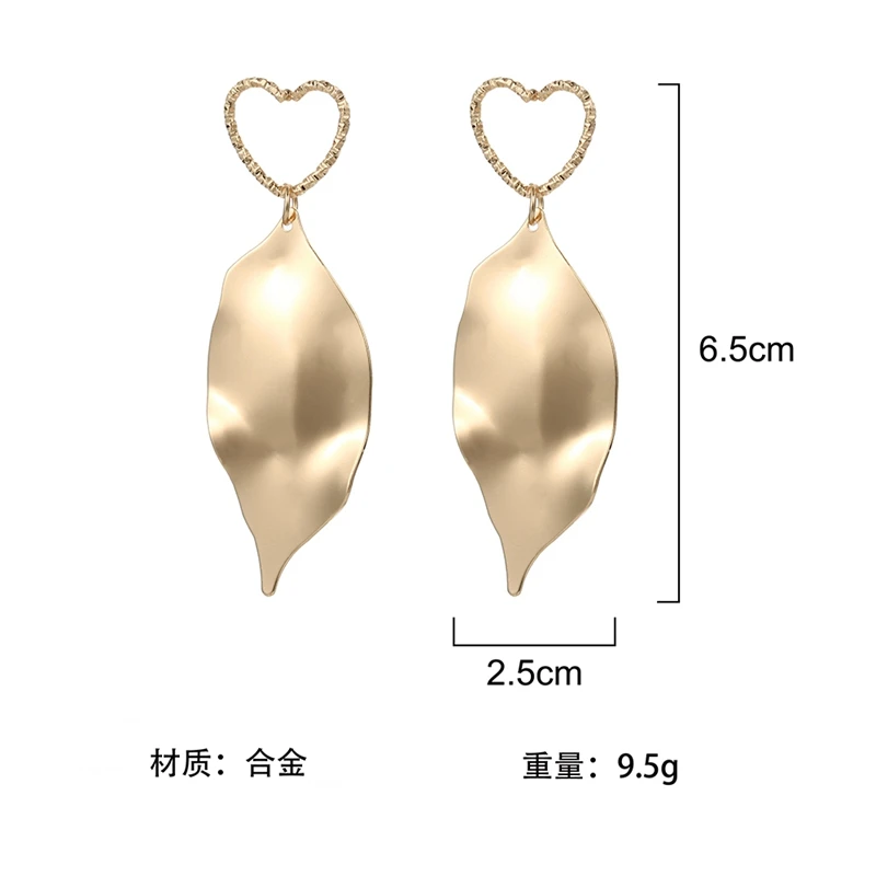 Корейские трендовые серьги в форме сердца металлические с золотыми листьями