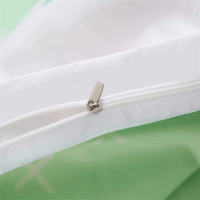 Комплект постельного белья с простыней белого цвета пододеяльником и наволочкой