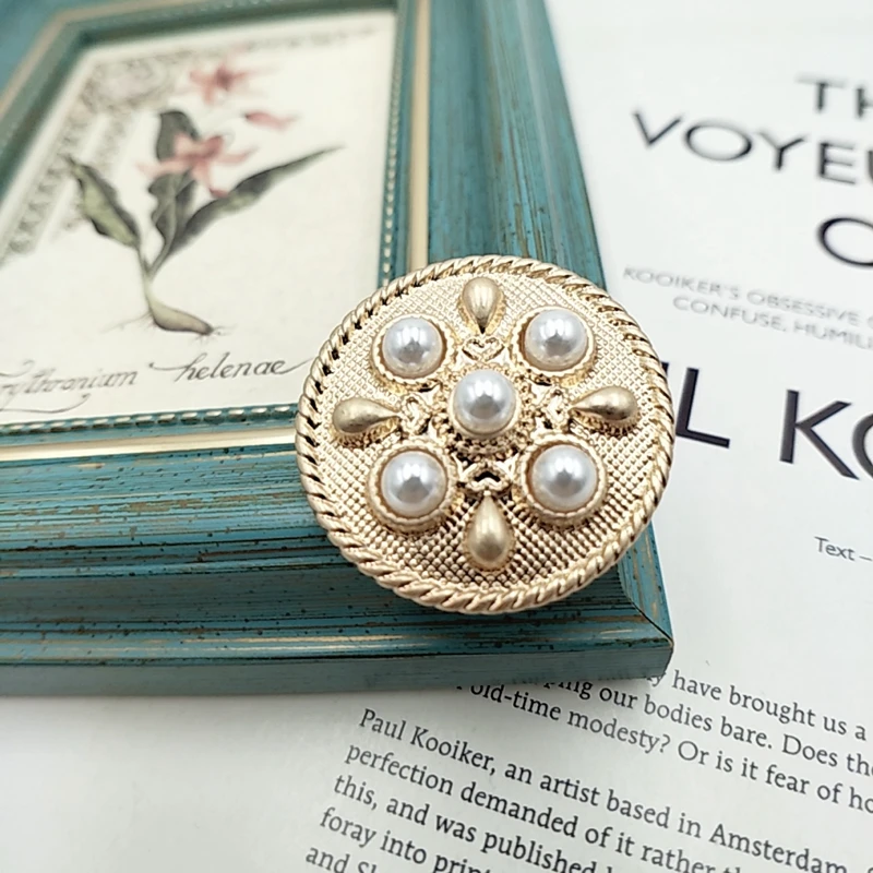 Simple 2019 new round pearl retro brooch clothing accessories pin silk scarf buckle female | Brooches