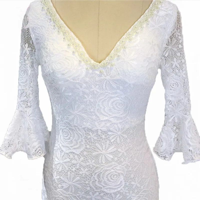 Белое цветочное кружевное платье с бисером v-образным вырезом