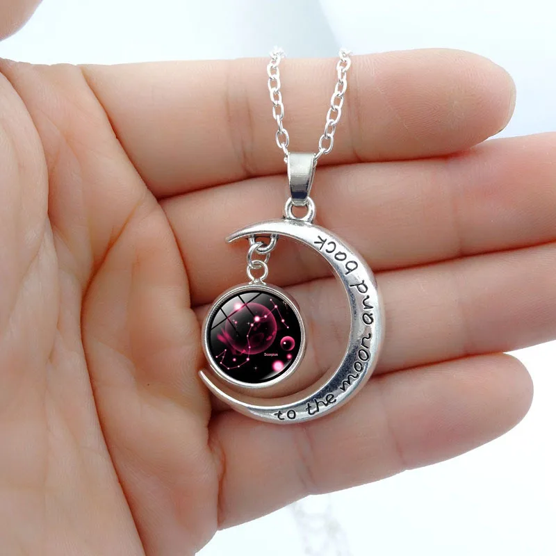 Ювелирные изделия знаменитого бренда с посеребренным стеклом кабошоном узором