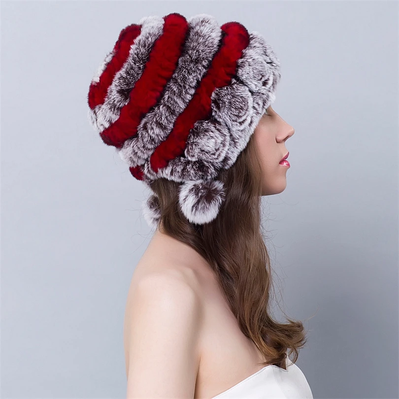 Зимняя женская шапка из натурального меха можно носить как передней частью так и