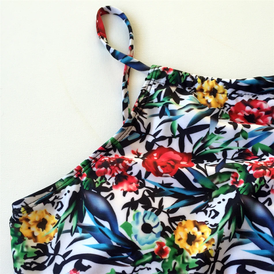New 2018 Sexy High Neck Bikini Swimwear Women Swimsuit Brazilian Set Green Print Halter Top Beach wear Bathing Suits |