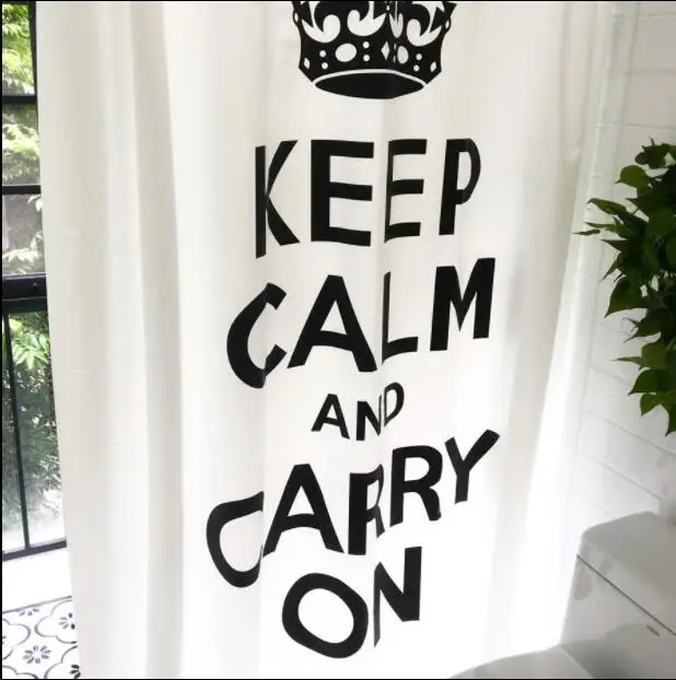 Модная занавеска для душа сохраняет спокойствие и переносит душ ванной