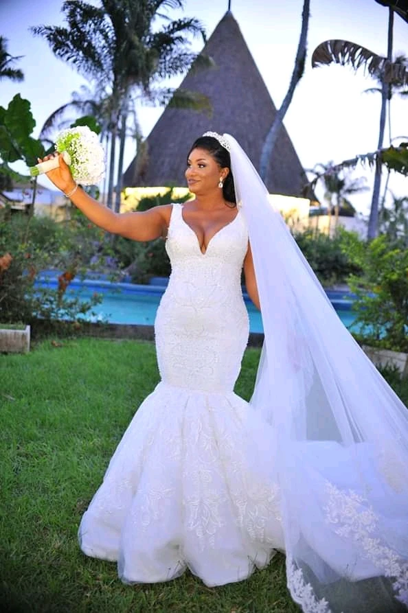 

New Design Mermaid Wedding Dress 2019 Long Wedding dress Lace Appliques Vintage Bridal Gowns plus size