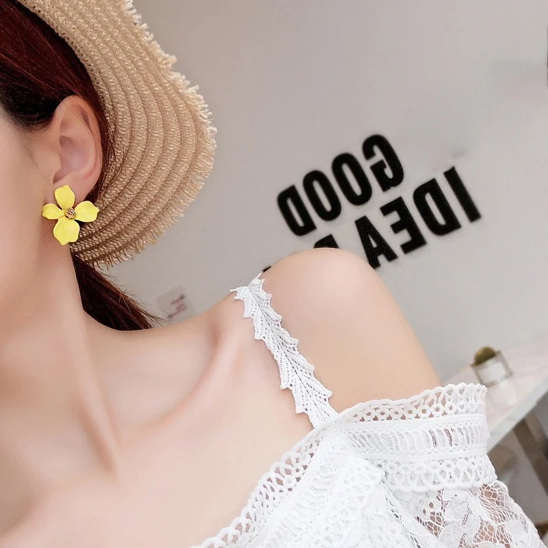 Korean Style Cute Flower Stud Earrings For Women New Fashion Sweet Earrings Femme Brinco Wholesale Jewelry