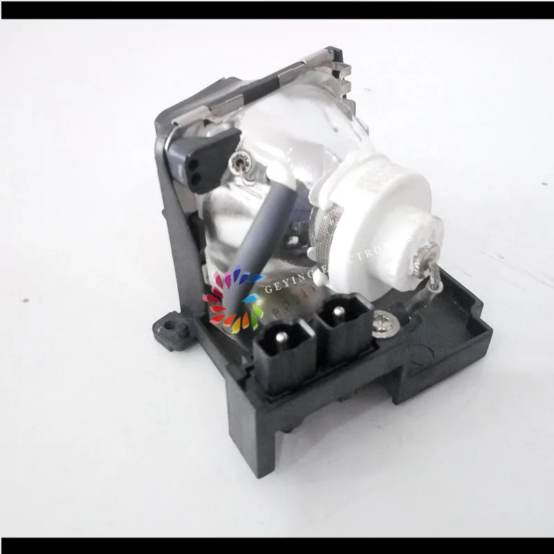 

Бесплатная доставка EC. J0300.001 NSH200W Оригинальная лампа проектора для PD123D PD123P PH110 PH112 1100MP 1200MP 1201MP