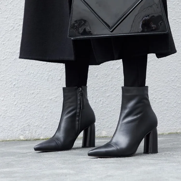 Элегантные женские белые кожаные ботильоны на молнии с острым носком и круглым