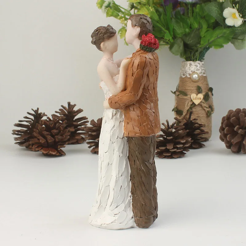 Романтическая круглая Статуэтка жениха невесты на талии с цветами из смолы