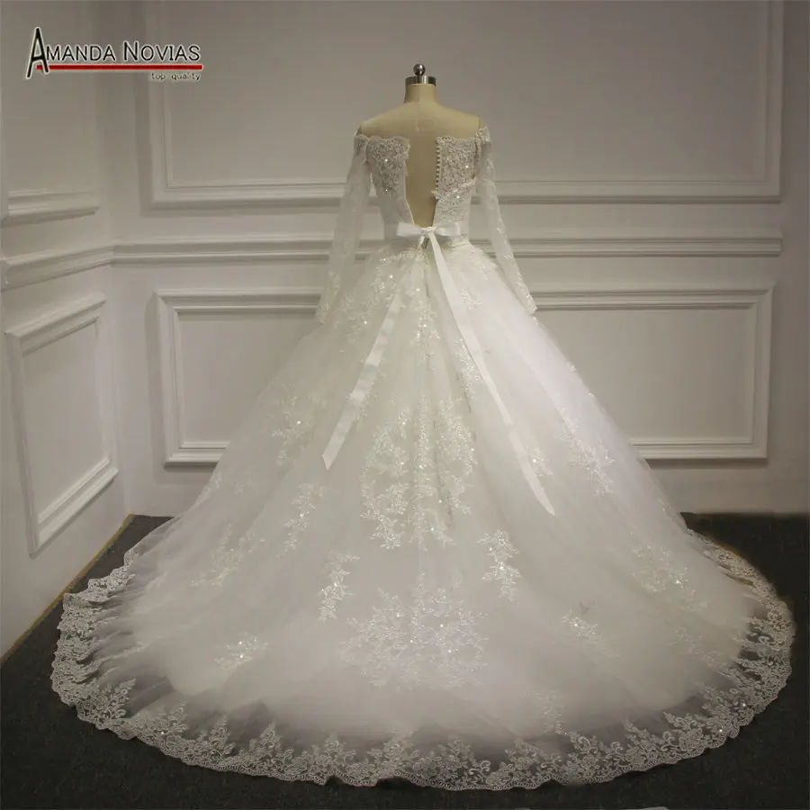 Пышная юбка с длинным рукавом и открытыми плечами свадебное платье кружевной