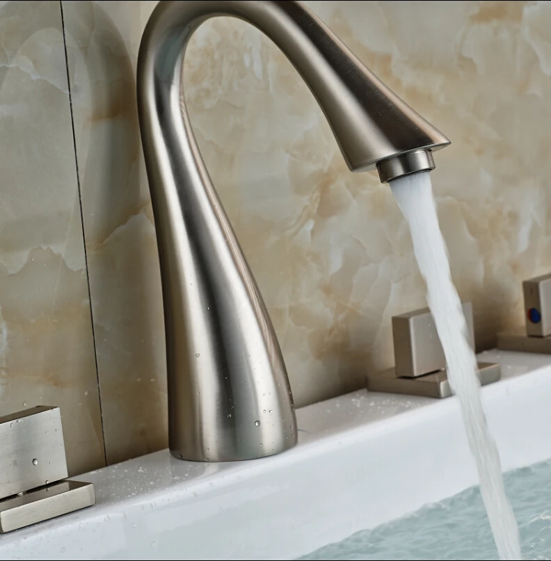 Новинка 2016 крепление на палубе широко распространенный ванный Римский смеситель