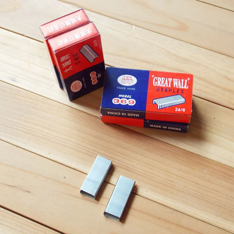 Серебристый металлический штапельный офисный и школьный стационарный цветной