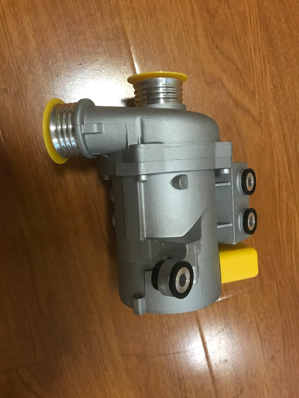

New Electric Engine Water Pump 11517586925 For BMW X3 X5 328I-128I 528I