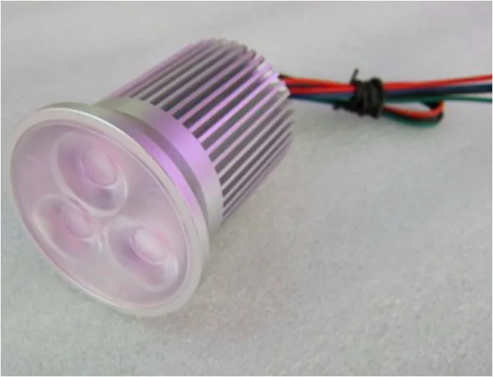 Светодиодный прожектор RGB 3*3 Вт вход DC12V с 4 проводами драйвер PWM внутри размер: D50 *