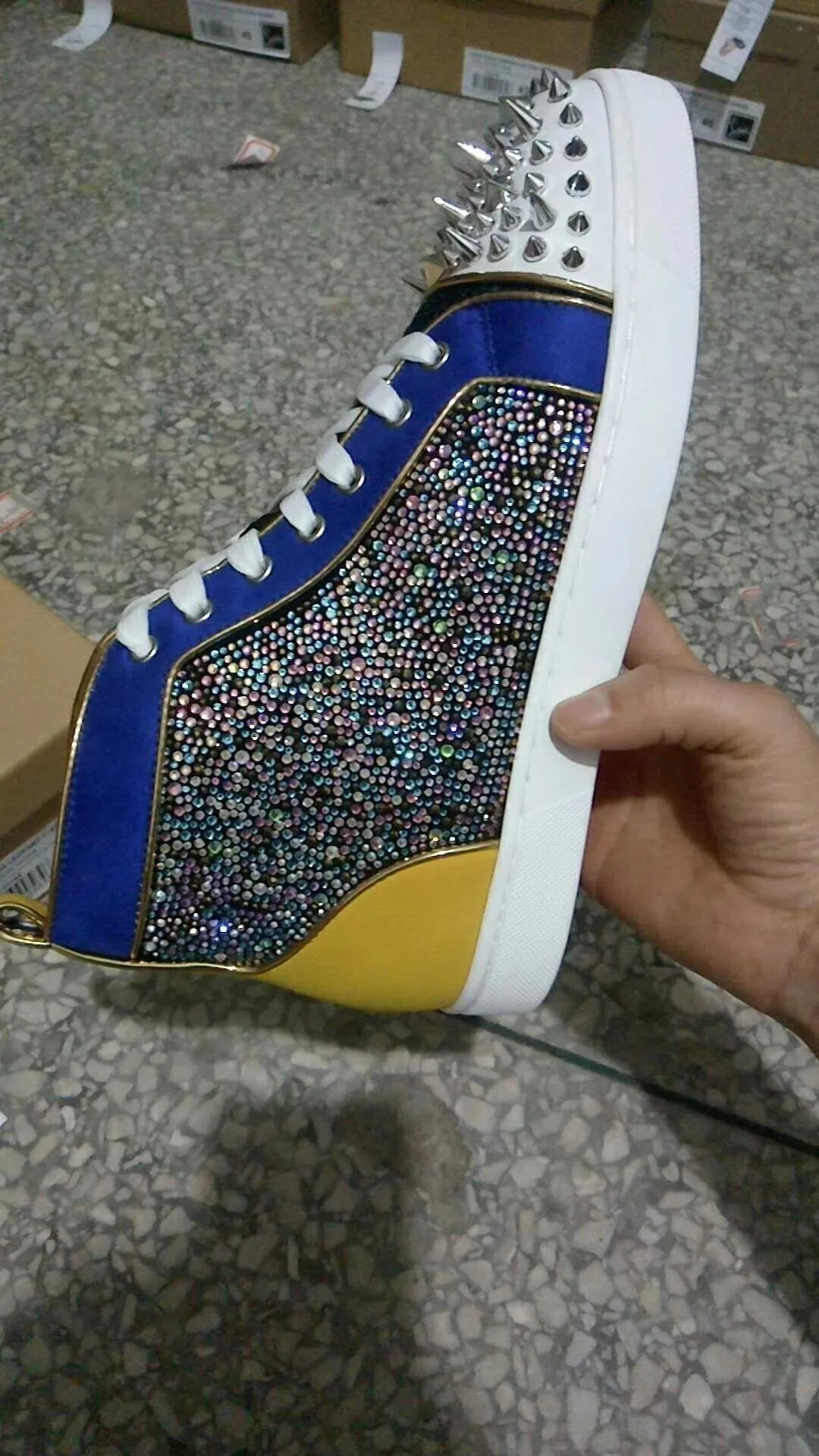 Beertola New 2019 Casual Men Shoes Mixed Color Spikes Crystal Street Style Fashion Boys Rivets Round Toe Lace Up Chaussures Male | Обувь