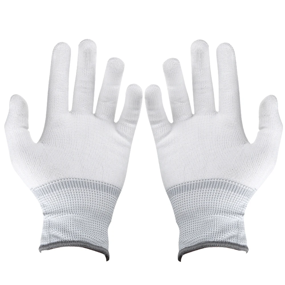 Рабочие перчатки для фотосъемки уменьшают количество отпечатков пальцев |