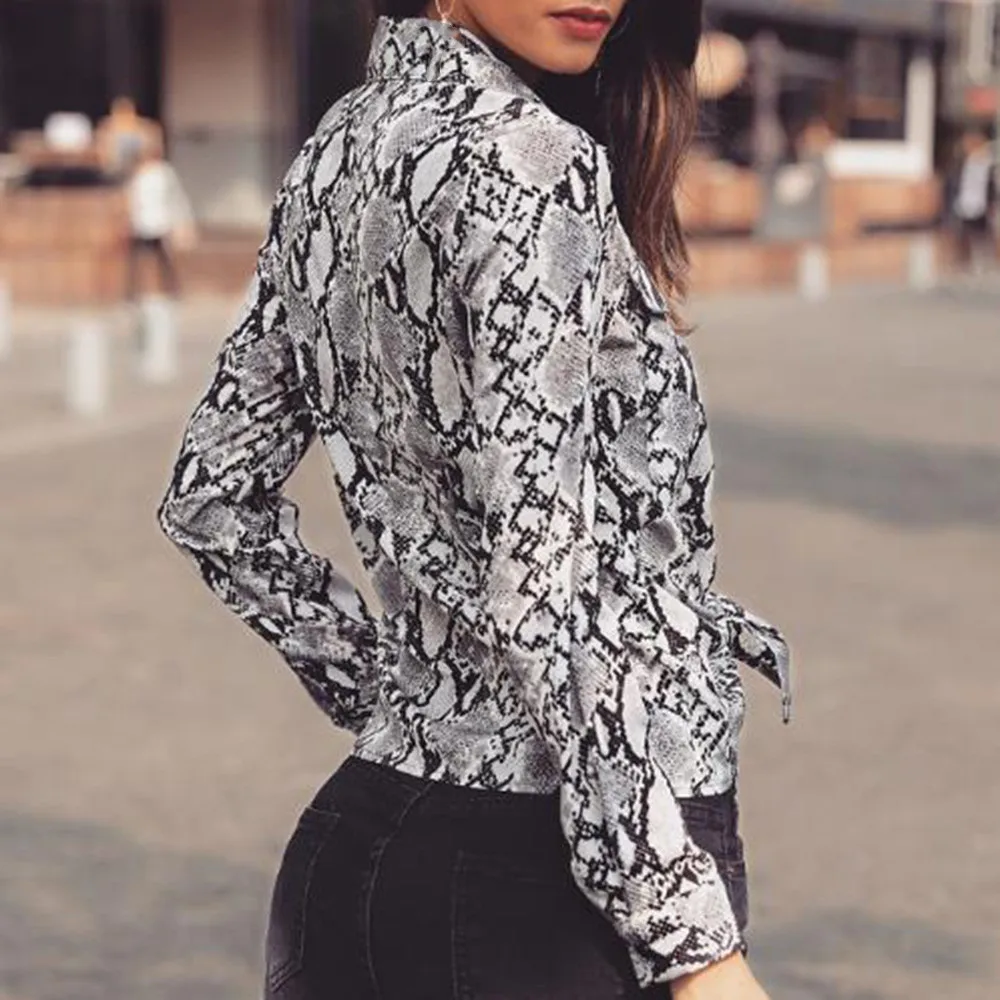 Roupa feminina модные женские блузки 2018 повседневные со змеиным принтом на пуговицах с