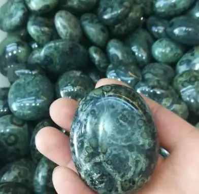 120g's естественная и красивая Малахитовая игра является хорошим выбором для вашего домашнего украшения и красоты окружающей среды