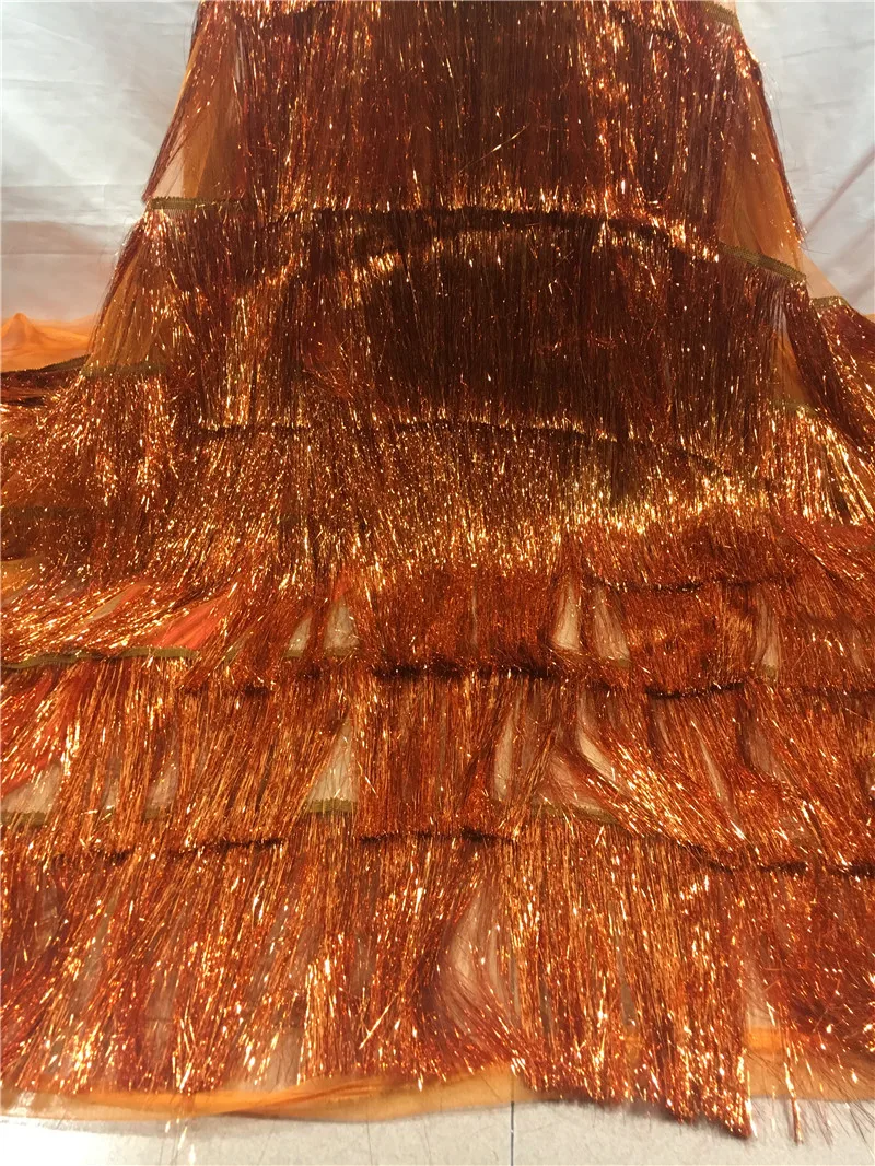 Фотообои с красивой вышивкой