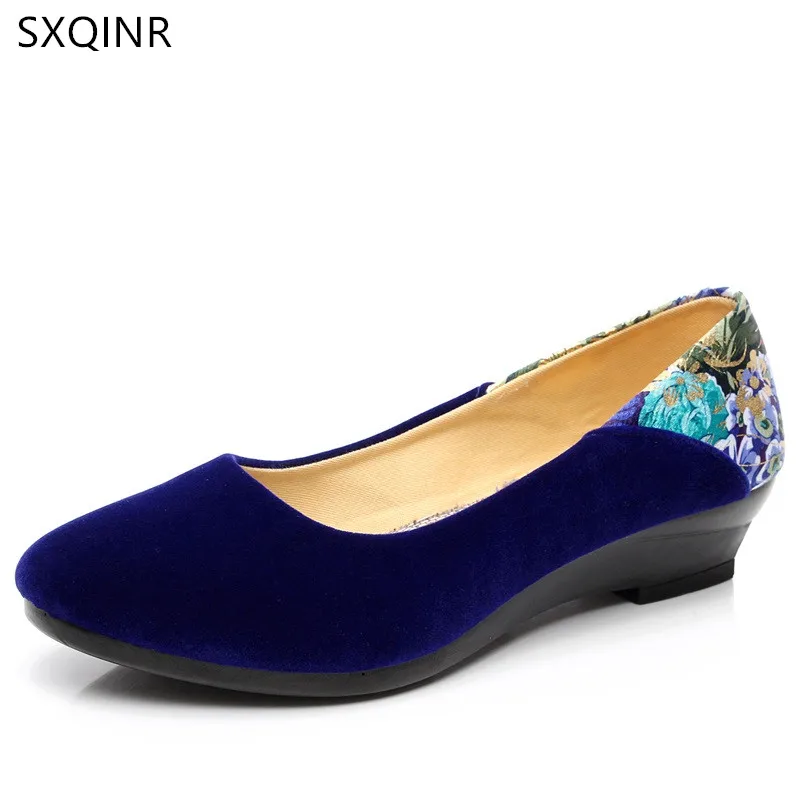 Мокасины женские на плоской подошве мягкие лоферы без застежки модная