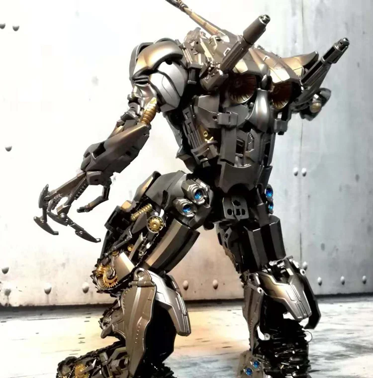 BMB LS-06 tank power S shock transformer toy king kong movie zoomed-in alloy version robot model