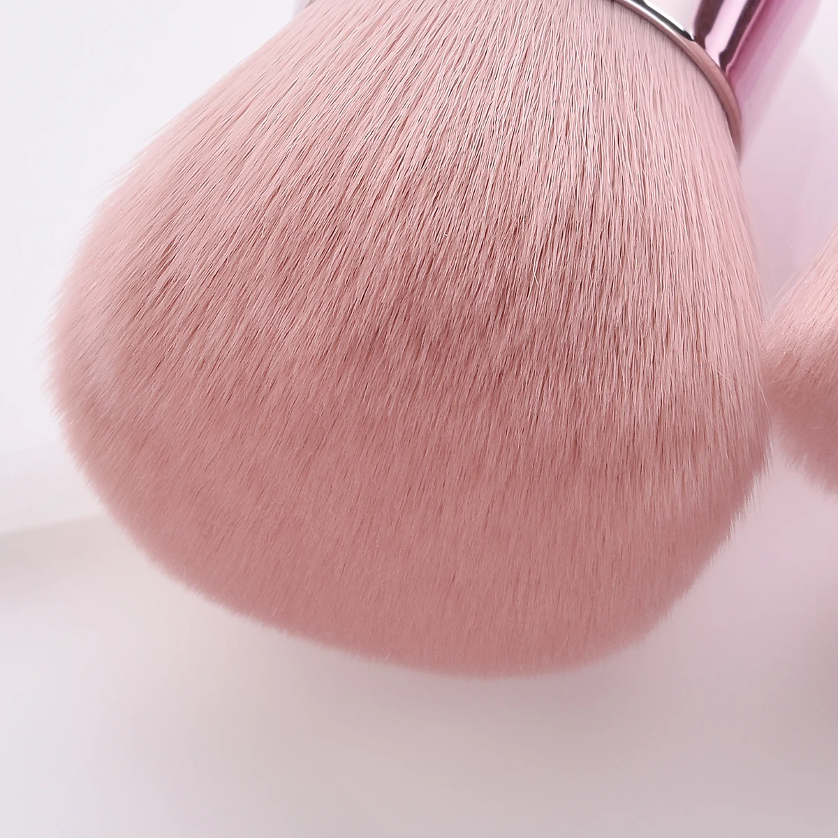 

Comfortable Soft Hair Makeup Brush Nylon Wool Plastic Handle Powder Brush Blush Brush Women Cosmetics Tool