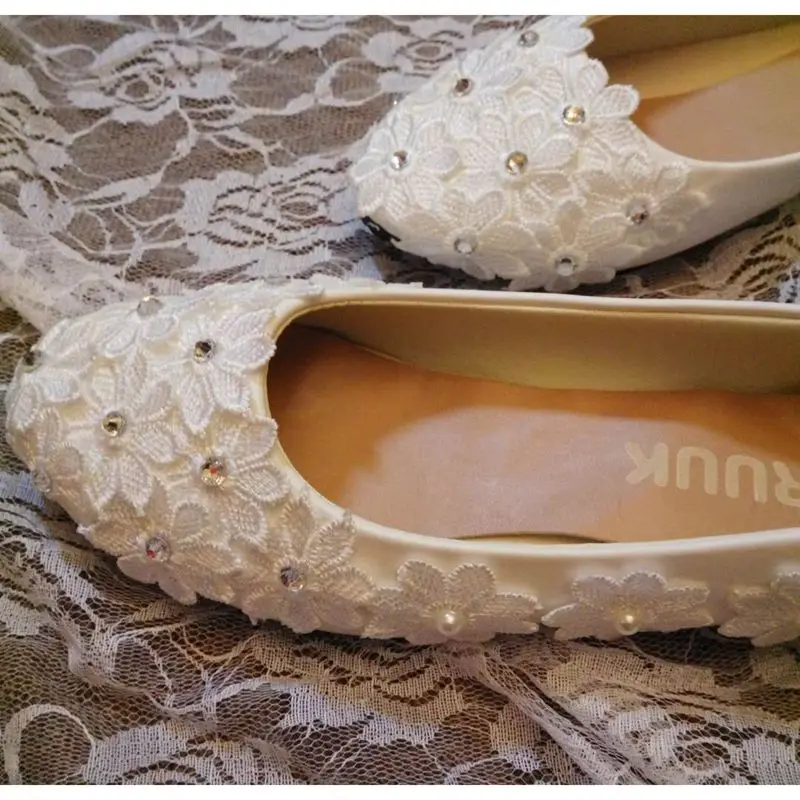 Женские свадебные туфли Белые балетки на плоской подошве со стразами | Обувь