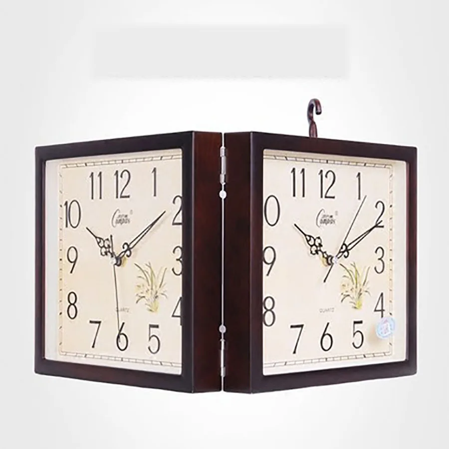 Часы настенные двусторонние из массива дерева Скандинавский современный