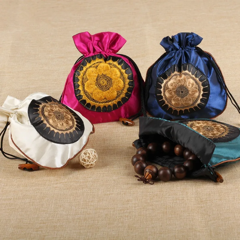 С вышивкой в традиционном китайском стиле солнце большие подарочные мешки