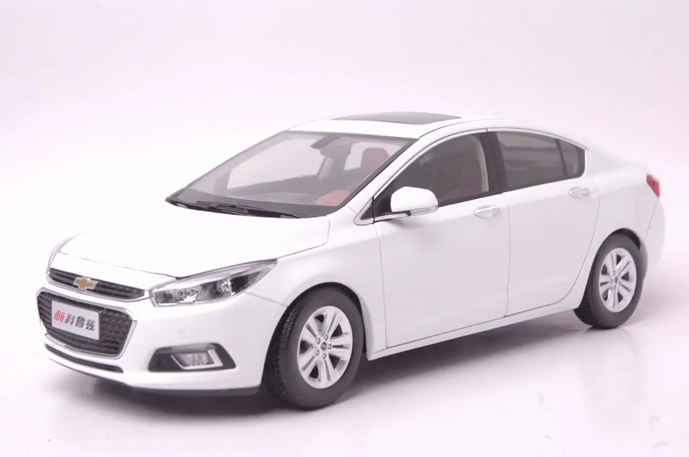 1:18 литая модель для Cherolet Chevy Cruze белый Седан сплав игрушечный автомобиль миниатюрная Коллекция подарков