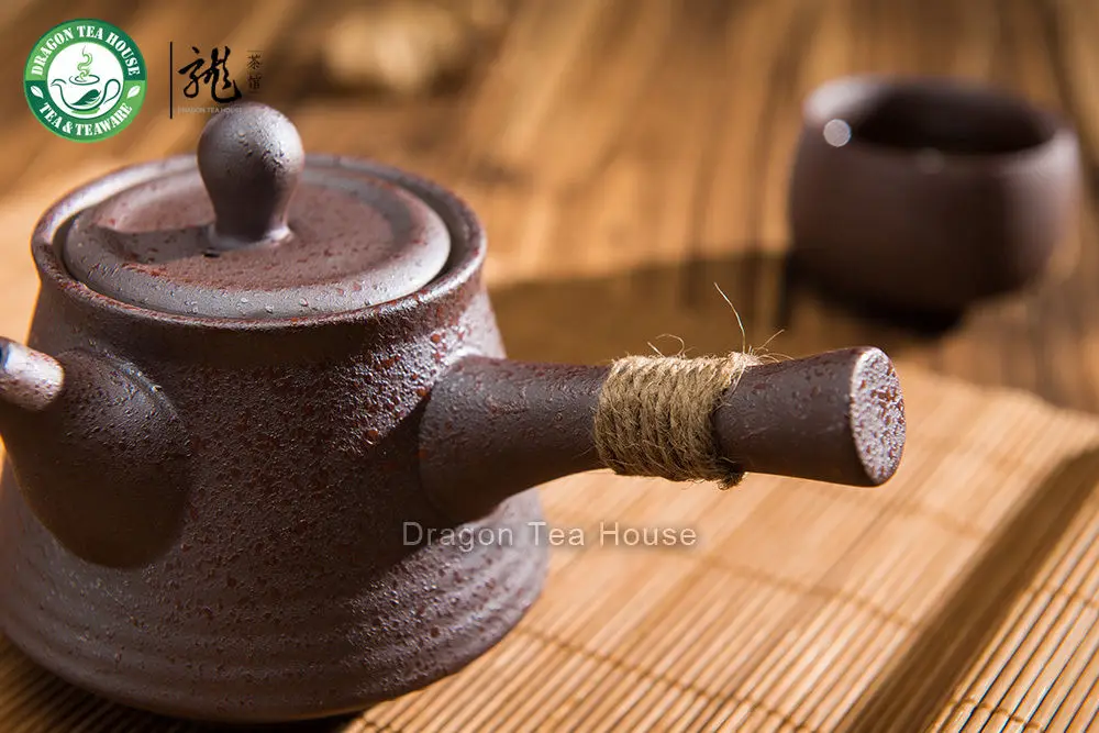 Коричневый керамический чайник Kyusu в японском стиле с боковой ручкой и