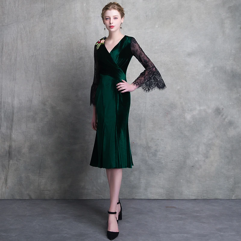 Короткое коктейльное платье WEIYIN темно-зеленое длиной до колена с v-образным