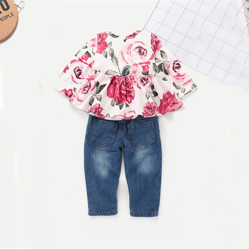 SHEIN/комплект из топа с цветочным принтом и рваных джинсов; повседневная одежда для девочек-подростков; коллекция года; сезон весна; модная детская одежда с длинными рукавами