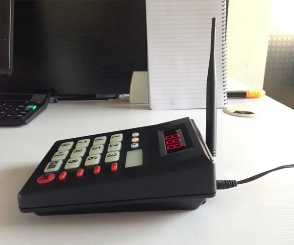 Guest Coaster Pager System Wireless Long Range Queue Call Equipment Including Keypad With Screen(1 display+2 transmitter keypad) |
