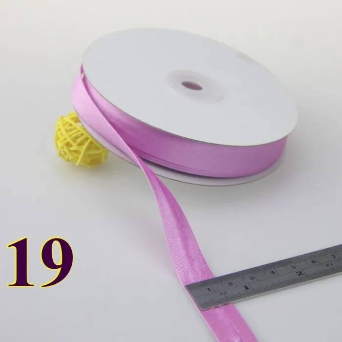Полиэфирная атласная косая лента Размер: 15 мм, ширина: 5/" 20 метров/карта различных цветов 1,5 см косая лента в блеске - Цвет: 19 light fushcia