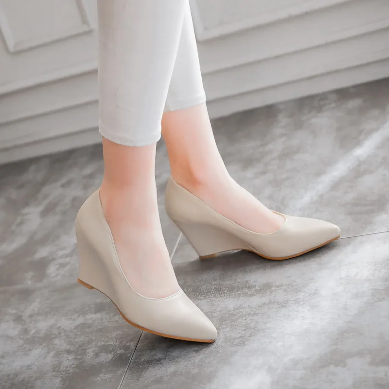 Туфли лодочки женские на платформе элегантная обувь танкетке заостренный носок