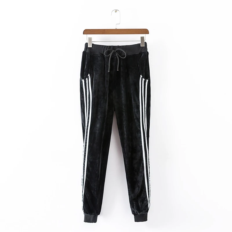 Женский Бархатный спортивный костюм комплект из двух предметов: серый топ с