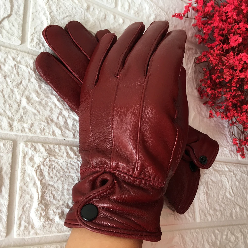 Женские теплые перчатки из натуральной кожи на пуговицах однотонные винно